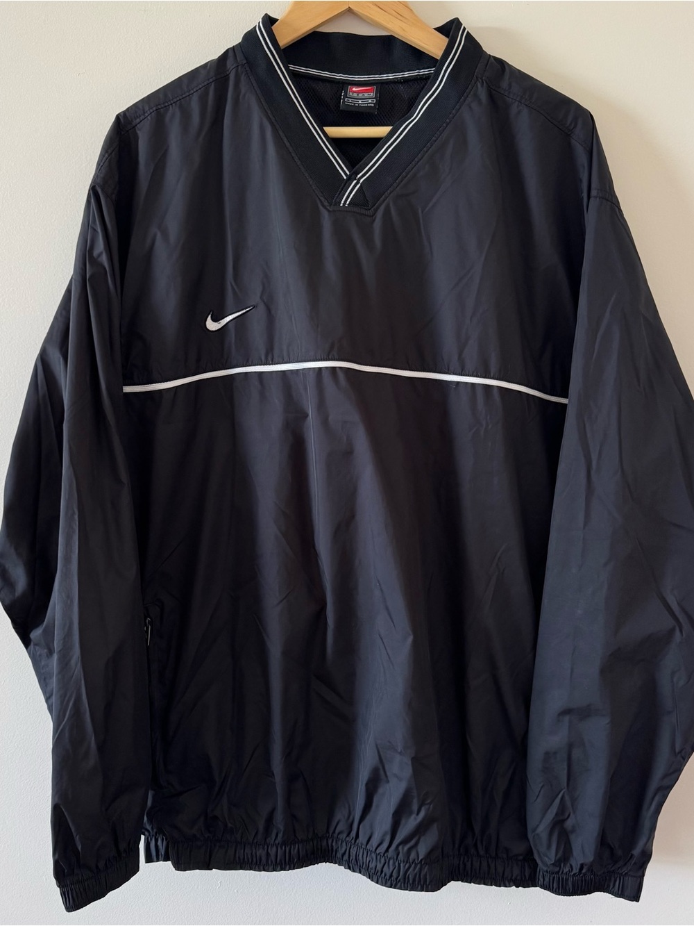 Nike Team V-Neck Windbreaker Pullover Jacket Men Large Black Embroidered Vintage